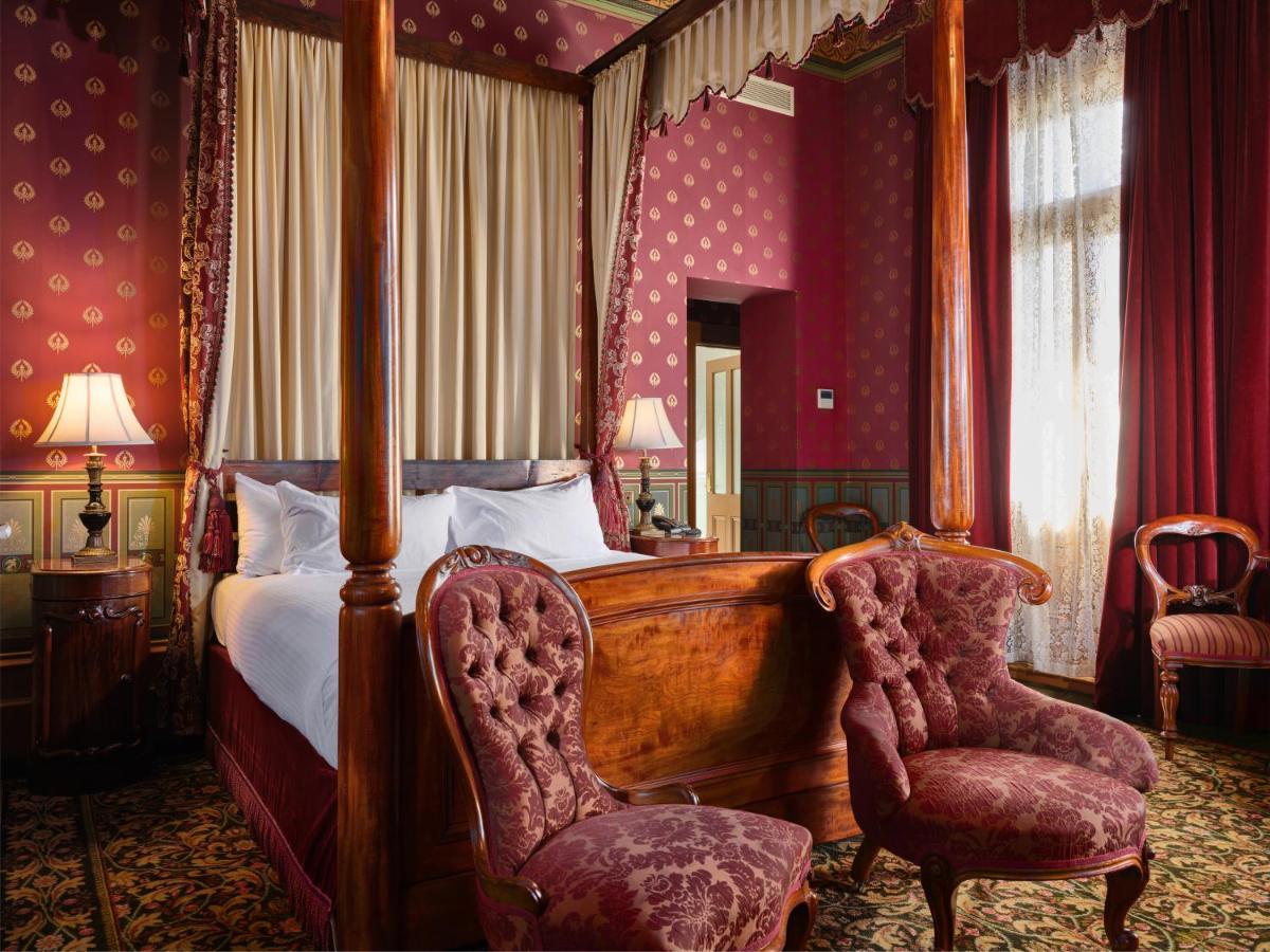 Craig'S Royal Hotel Ballarat Exteriér fotografie A bedroom at the hotel