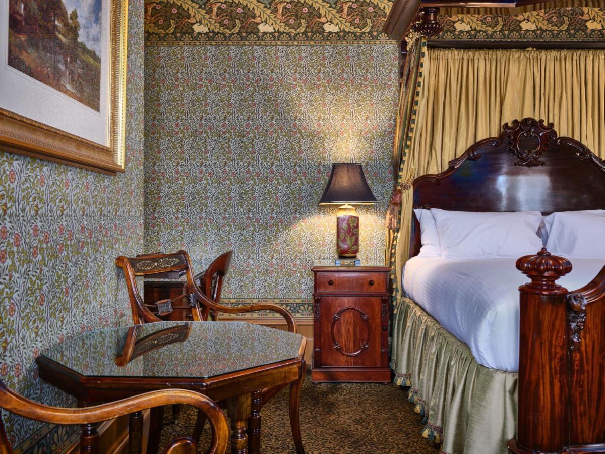 Craig'S Royal Hotel Ballarat Exteriér fotografie A bedroom at the hotel