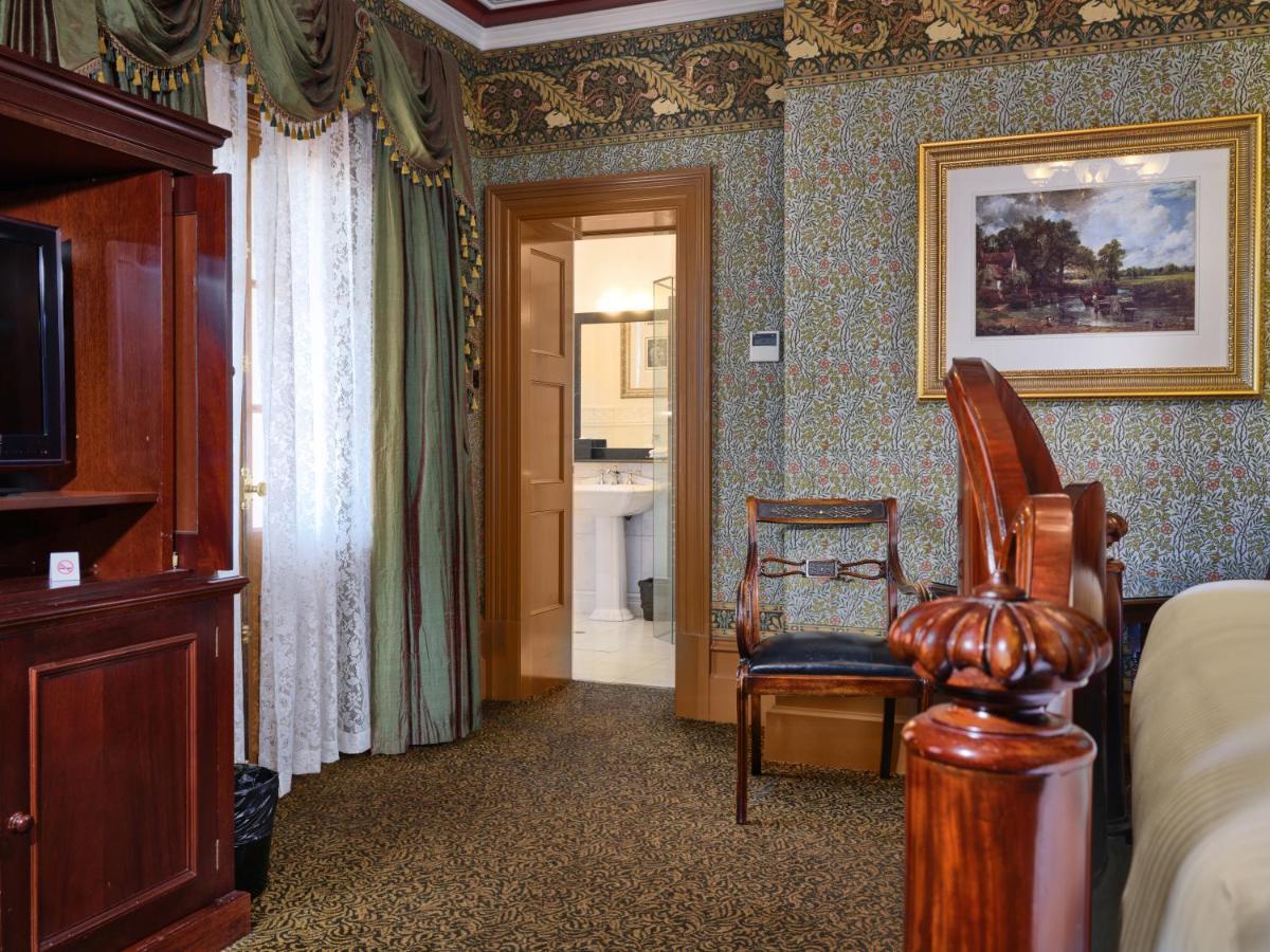 Craig'S Royal Hotel Ballarat Exteriér fotografie A room at the Inn