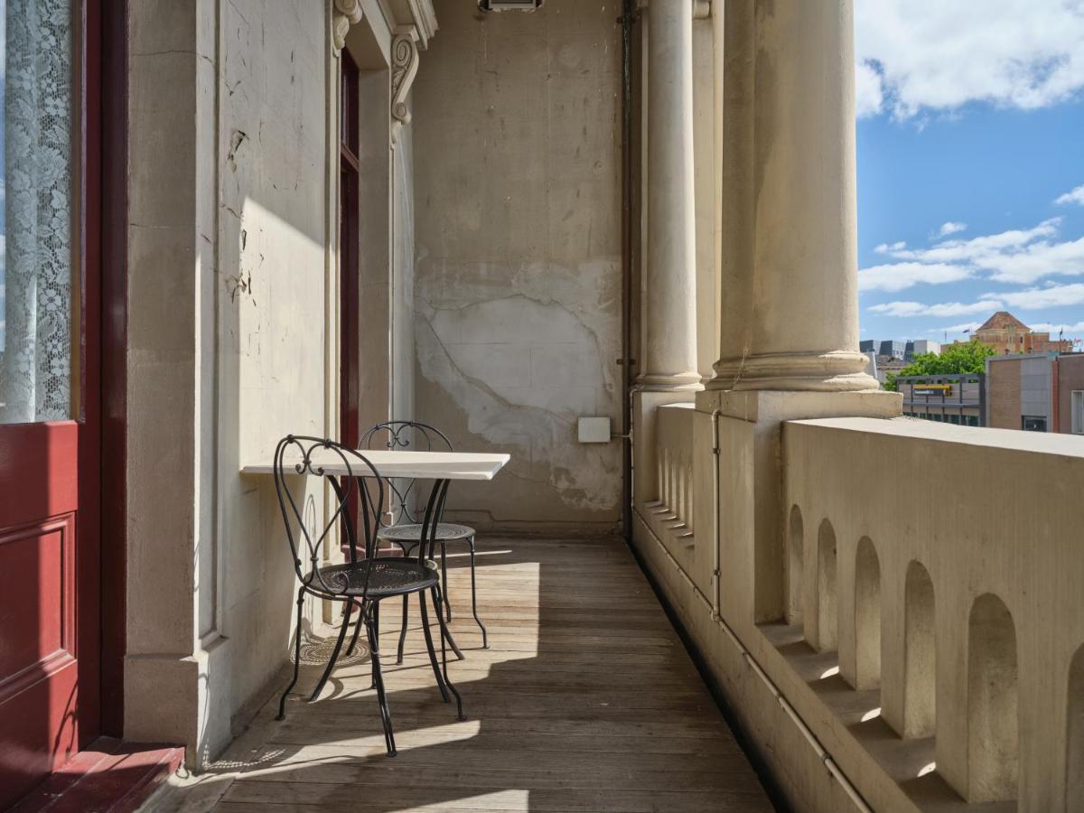 Craig'S Royal Hotel Ballarat Exteriér fotografie The balcony of the 1880s building