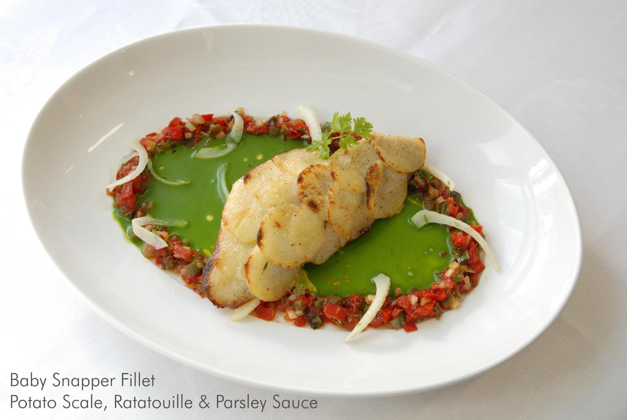 Craig'S Royal Hotel Ballarat Exteriér fotografie A prepared fillet of a grouper