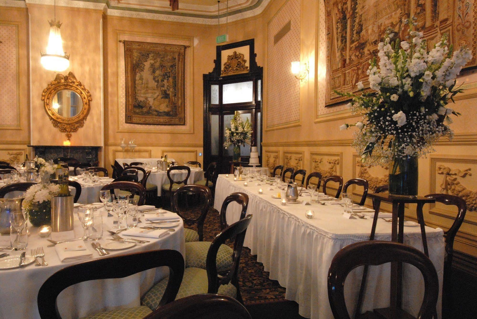 Craig'S Royal Hotel Ballarat Exteriér fotografie The interior of the restaurant