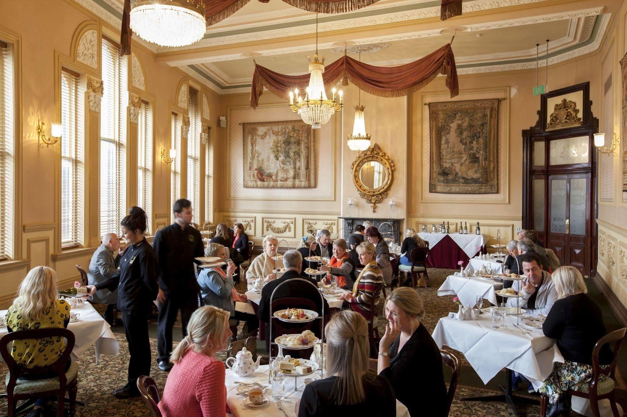 Craig'S Royal Hotel Ballarat Exteriér fotografie The restaurant at the Grand Hotel